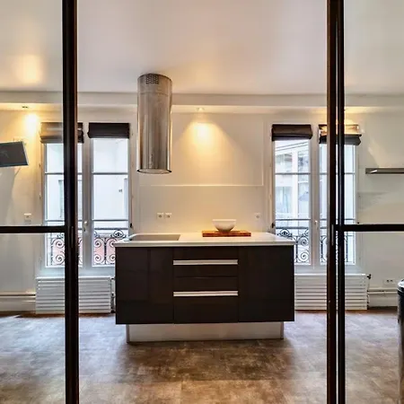 8 - Opera - Rue Constantinople - Duplex 8 Pieces Appartement *