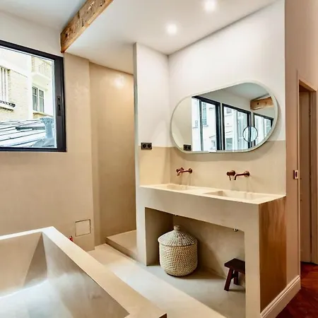 8 - Opera - Rue Constantinople - Duplex 8 Pieces