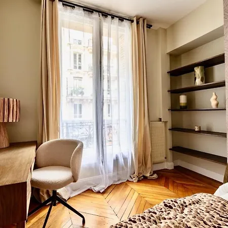Appartement 8 - Opera - Rue Constantinople - Duplex 8 Pieces Paris